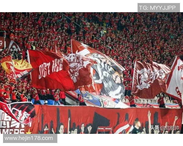 广州足球队配合问题引发热议球迷与专家各执己见探讨战术调整